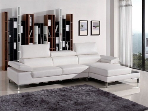 Part of the High Tech design period the Italian Styled, Rivello sectional has adjustable head and arm rests to transform the piece from formal to lounge style. The dried hardwood frame ensures strength and durability, mounted on chrome legs.