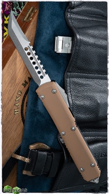 Microtech Ultratech Hellhound 119-10GTTA w/ Tan G10 Top