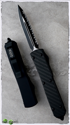 Microtech Ultratech D/A OTF D/E 122-3CF Carbon Top Full Serrated Black Blade Black Handle