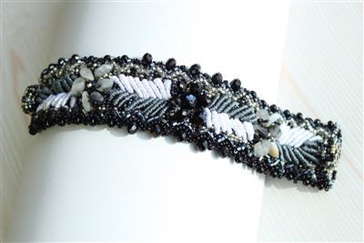 Weaving Leaves Bracelet - #102 Black and Crystal