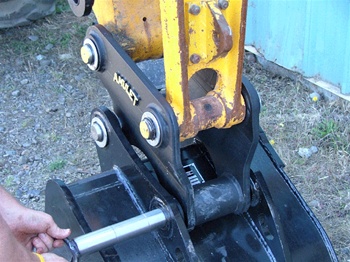 Amulet Excavator Mini-Hitch Coupler, for 5-6 Ton Machine Class