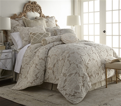 Austin Horn Classics Brighton Luxury Comforter