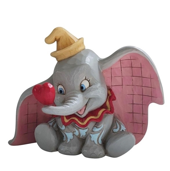 Jim Shore Disney Traditions | A Gift of Love - Dumbo with Heart 6011915 | DBC Collectibles