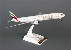 SkyMarks Airplane Model - Emirates 777-300ER 1/200 W/GEAR