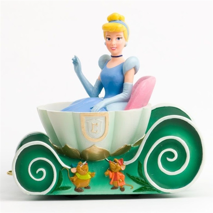 Disney Showcase - Cinderella Parade Float