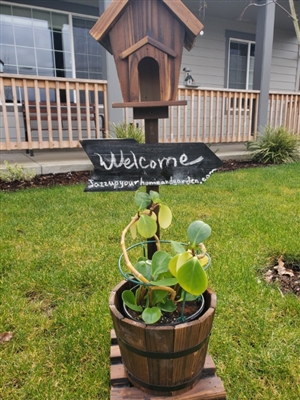 WELCOME BIRDHOUSE RUSTIC BARREL PLANTER