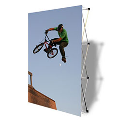 VBurst 5ft Fabric Popup Display from xyzDisplays is a perfect choice for anyone that needs a large display but is unwilling to give up durability, weight, ease of setup, or quality. This display system is ideal for your next expo, tradeshow.