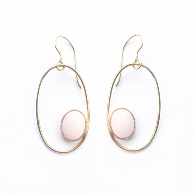 Oval hoop earrings in 14k gold filled and pink opal