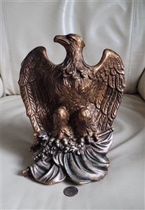 vintage 1966 universat statuary gold eagle chalkware bookend