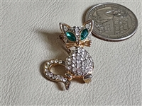 Ms Kitty cat sparkling brooch in gold color metal