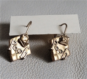 preowned vintage 1990s disney winnie the pooh gold tone dangle earrings