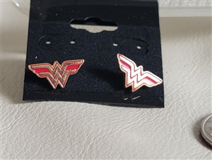 DC Comics S14 metal Wonder Women wings earrings