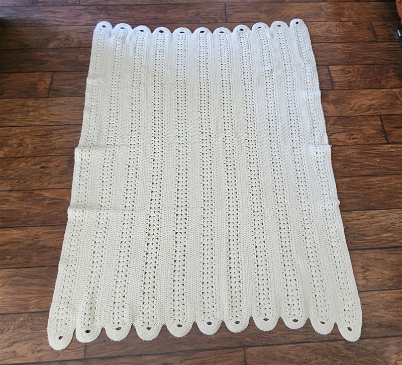 Vintage hand crochet ivory throw blanket scalloped loop edge Beulah Dobmeier felted fuzzy synthetic