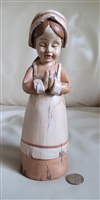 Pastel colors praying resin pilgrim girl statue