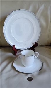 Hermitage Noritake porcelain plates and flat cup