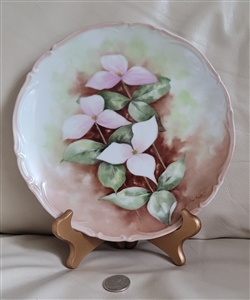 Blooming Trillium flowers plate sign Lue Van Sant elegant porcelain