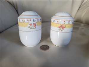 Noritake Sri Lanka porcelain shakers floral vintage table setting accessories