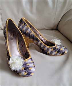 Poetic License London Sz 10 classic wedge pumps