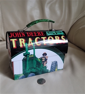 John Deere 2010 metal tin lunchbox