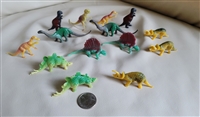 Plastic 14  Dinosaurs set multicolor