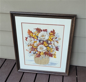 Handmade ebroidery crewel floral bouquet