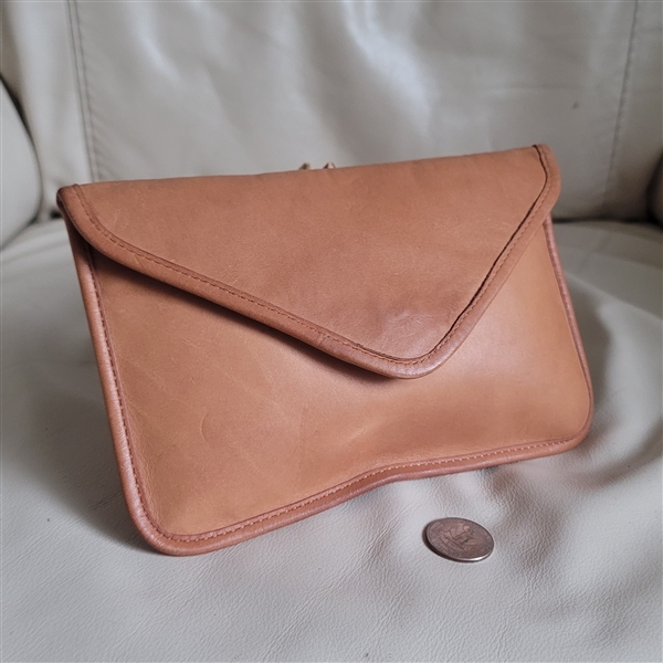 Amazon.com: Women's Shoulder Bag Messenger Handbag Preppy Style Female  Crossbody Bag Retro Envelope Purse Designer Briefcase (Beige) : Clothing,  Shoes & Jewelry