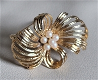 M Jent shimmering gold tone brooch with faux pearl
