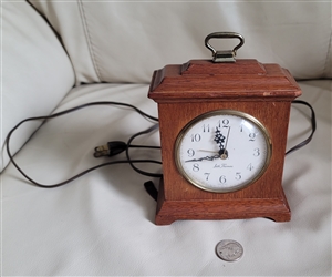 Seth Thomas Buckingham 2E solid mahogany electric alarm clock made in USA white dial 1960s