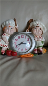 1987 vintage Burnwood Products two-chef wall clock