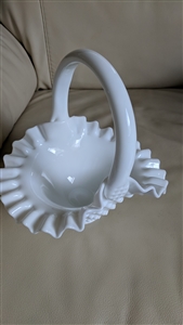 Vintage hobnail design elegant milk glass basket