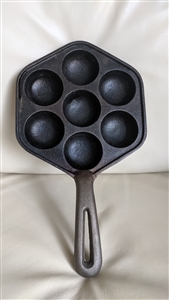 Hexagonal cast iron egg or muffin making pan