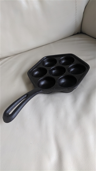 Cast iron egg or muffins 7 slots cooking pan