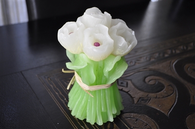 Vintage Tulips bouquet wax candle
