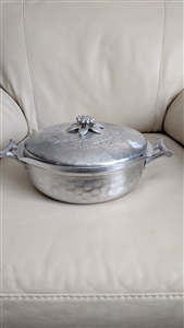 Everlast Forged Aluminum casserole dish with lid