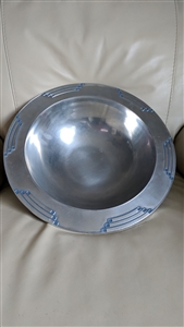 Vintage Wilton Armetale RWP large serving bowl with geometrical rim accents