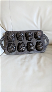 John Wright cast iron 8 bears baking ware pan