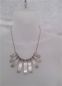 Avangard silver ton chunky necklace with pendant