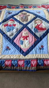 Raggedy Ann and Andy heart border quilted blanket