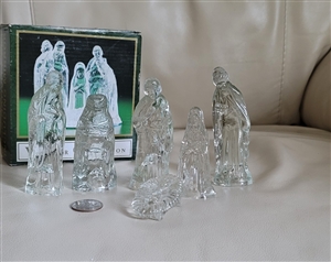 Glass figures Nativity set Windsor Collection