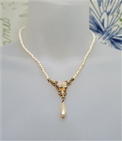 Vintage faux pearl necklace with floral pendant women's jewelry.