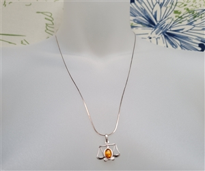 Libra sterling 925 Baltic Amber pendant with chain