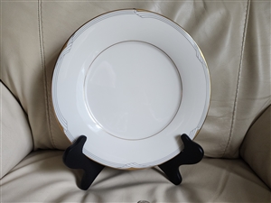 Elegant Noritake Japan Golden Cove dinner plate