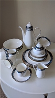 Noritake Sandhurst porcelain 24 piece dining set