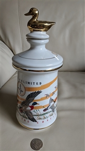 Ducks Unlimited Old Cabin Still 1972 porcelain jar