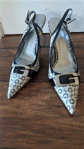 GUESS LOGO kitten heel pointy toe shoes sz 7.5