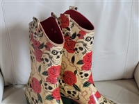 YIPPE statement rubber rain boots skulls roses