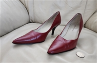 Elegant vintage burgundy Leather women pumps sz 6