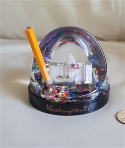 Snow Globe pen holder vintage from Washington DC