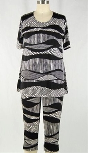 Short Sleeve Capri Set - black/white waves - poly/spandex