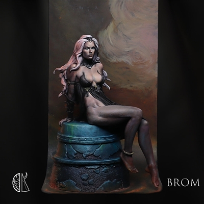 Resin cast fantasy figure in 75mm
